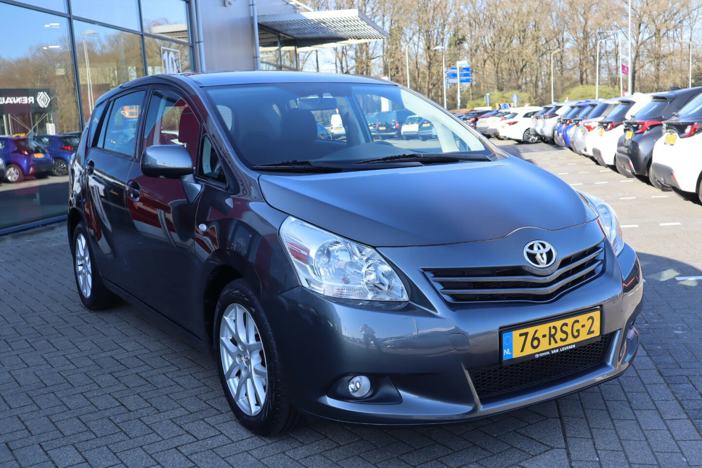 Toyota-Verso-8