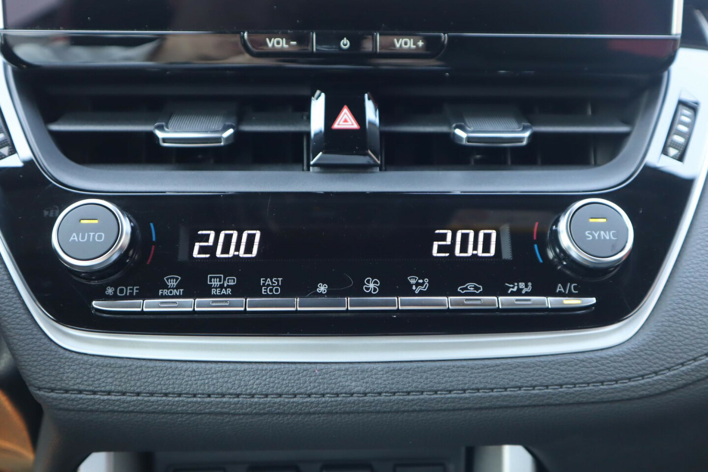 Toyota-Corolla Cross-25