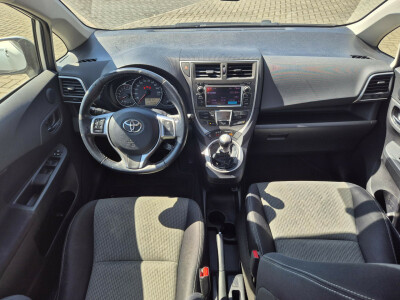 Toyota-Verso-S-2